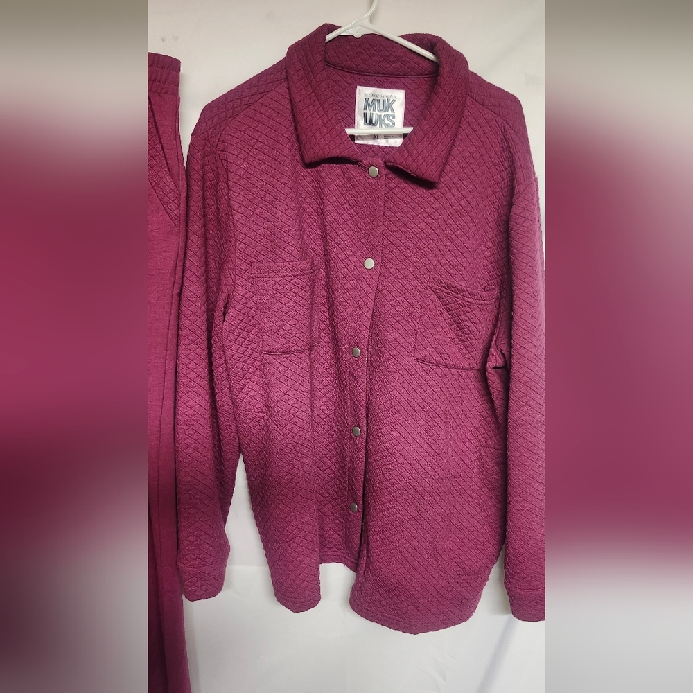 Muk Lucs Quilted Burgundy Outfiy